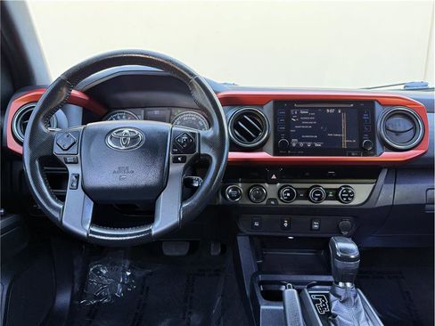 Used 2017 Toyota Tacoma TRD Off-Road w/ Tow Package (A/T) image 16