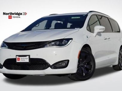 Used 2020 Chrysler Pacifica Limited w/ Advanced Safetytec Group
