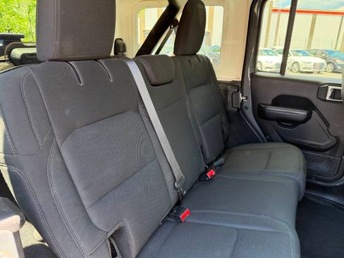Used 2019 Jeep Wrangler Unlimited Sport S AWD/4WD image 35