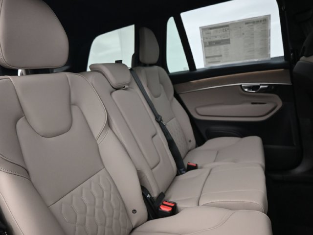 New 2026 Volvo XC90 B6 Plus w/ Protection Package Premier AWD/4WD image 34