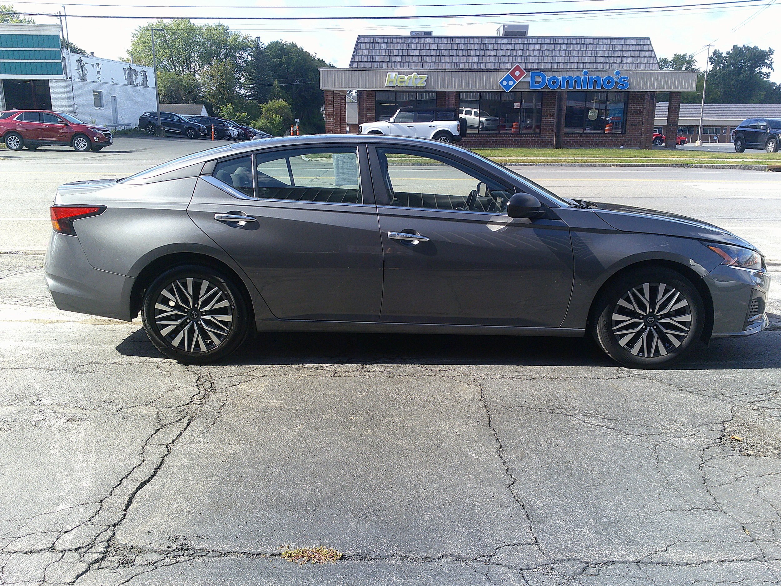Used 2024 Nissan Altima 2.5 SV FWD image 6