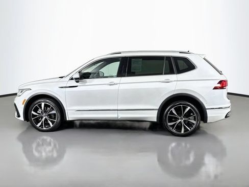 Certified 2024 Volkswagen Tiguan SEL R-Line AWD/4WD image 4
