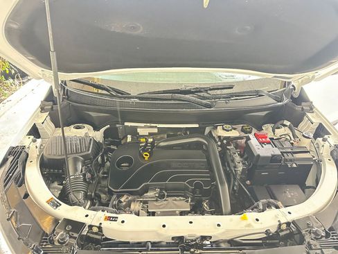 Used 2025 Chevrolet Equinox LT image 32