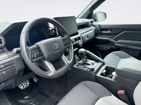 Used 2024 Toyota Tacoma TRD Sport AWD/4WD image 10