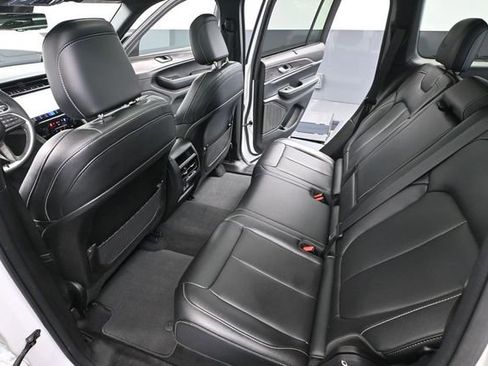 Used 2024 Jeep Grand Cherokee Limited w/ Luxury Tech Group II AWD/4WD image 40