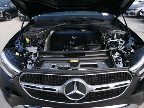 Used 2025 Mercedes-Benz GLC 350e 4MATIC image 29