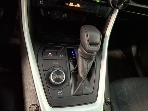 Used 2023 Toyota RAV4 AWD Hybrid image 13