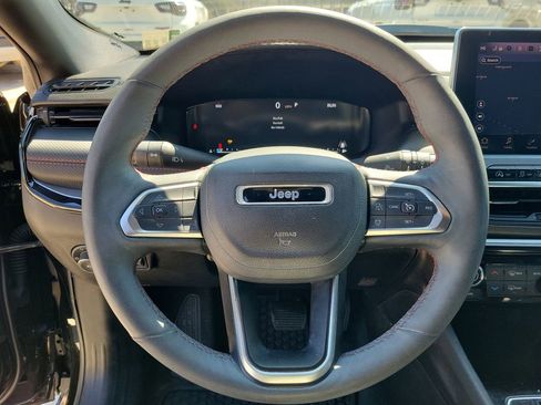 Used 2025 Jeep Compass Trailhawk w/ Trailhawk Elite Group image 25