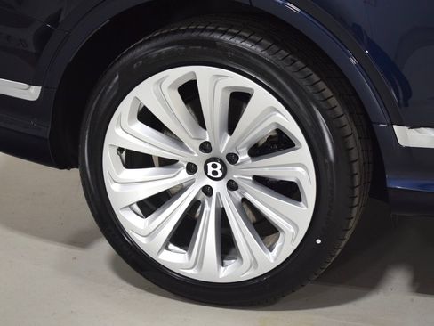 New 2026 Bentley Bentayga AWD/4WD image 6