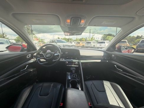 Used 2023 Hyundai Elantra Limited FWD image 7
