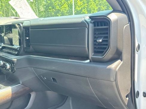 Used 2024 GMC Sierra 1500 SLT AWD/4WD image 24