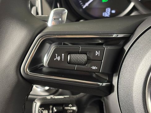 New 2026 Porsche Macan image 23