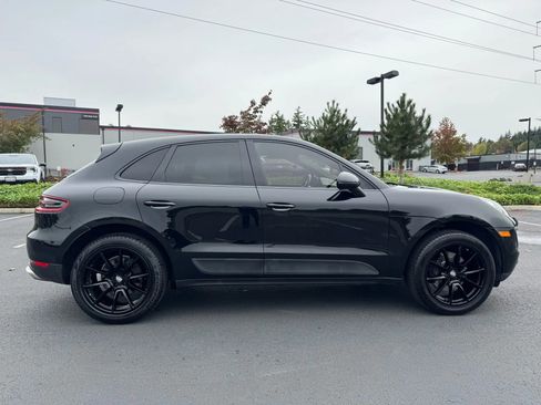 Used 2018 Porsche Macan image 12