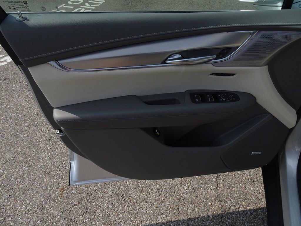 Used 2020 Cadillac XT5 Premium Luxury AWD/4WD image 13