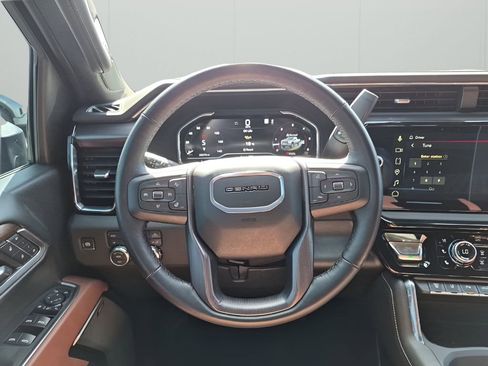 Certified 2025 GMC Sierra 2500 Denali Ultimate image 24