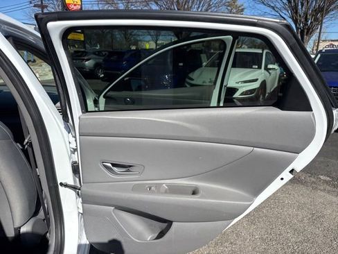 Used 2022 Hyundai Elantra SEL w/ Convenience Package image 34