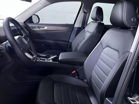 New 2025 Volkswagen Atlas SEL image 11