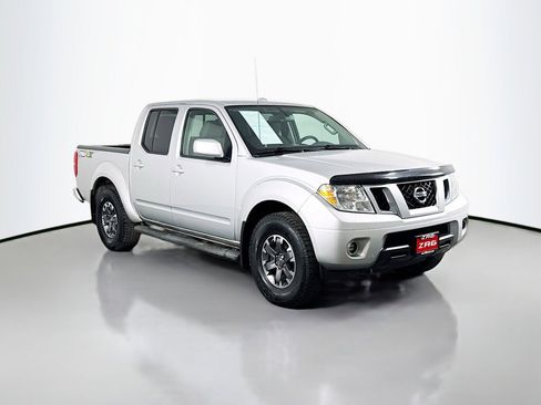 Used 2016 Nissan Frontier PRO-4X image 7