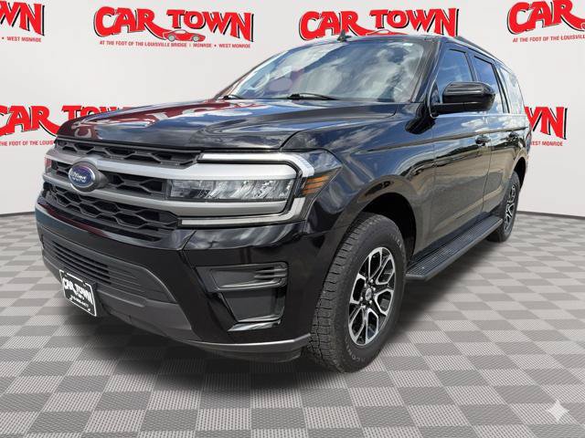 Used 2024 Ford Expedition XLT AWD/4WD image 2