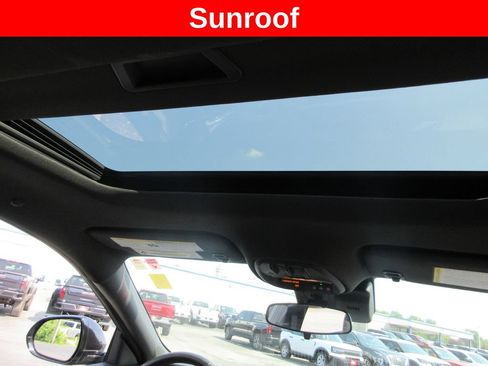 Used 2025 Buick Envista Sport Touring FWD image 15