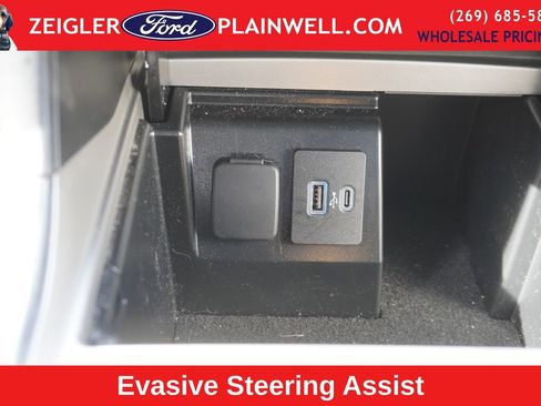 Used 2023 Ford Explorer XLT w/ Equipment Group 202A image 22