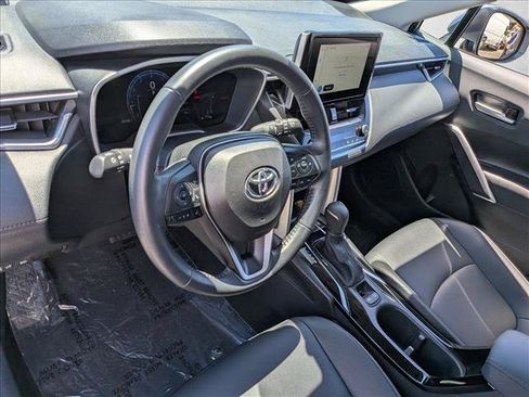 Used 2023 Toyota Corolla Cross XLE w/ Convenience Package FWD image 10