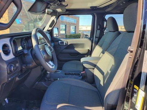 Used 2025 Jeep Wrangler Sahara w/ Safety Group image 5