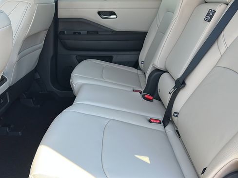 New 2025 Nissan Pathfinder SL w/ Cargo Package image 15