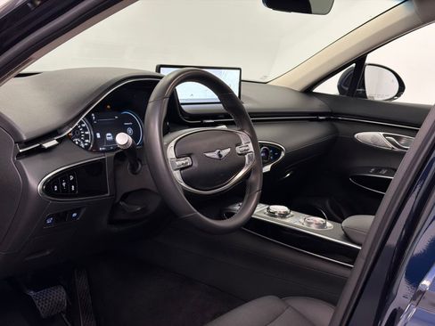 Used 2025 Genesis GV70 2.5T AWD/4WD image 14