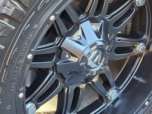 Used 2018 Ford F150 Lariat w/ Equipment Group 502A Luxury image 14