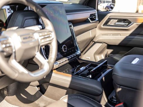 Used 2026 GMC Yukon Denali w/ Sun & Power Step Package AWD/4WD image 23