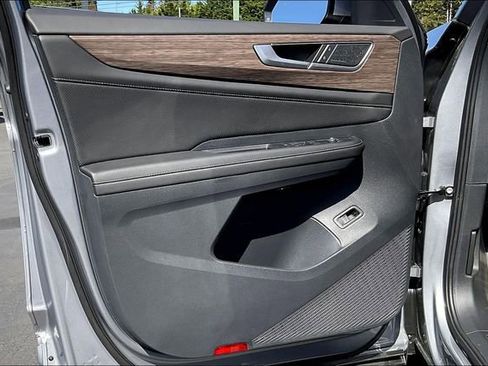 New 2025 Volkswagen Atlas SEL Premium R-Line image 22