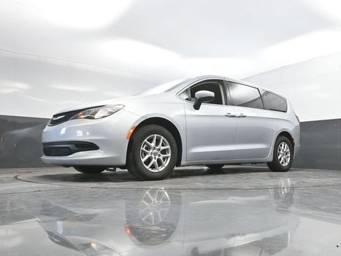 Used 2023 Chrysler Voyager LX FWD image 47