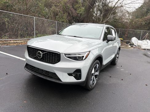 Used 2026 Volvo XC40 B5 Plus w/ Protection Package Premier image 42