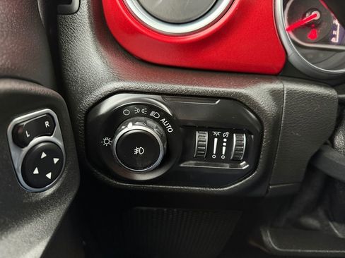 Used 2018 Jeep Wrangler Unlimited Rubicon image 18