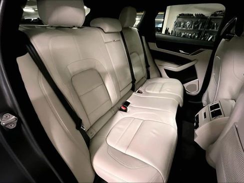 Certified 2025 Jaguar F-PACE R-Dynamic S image 16