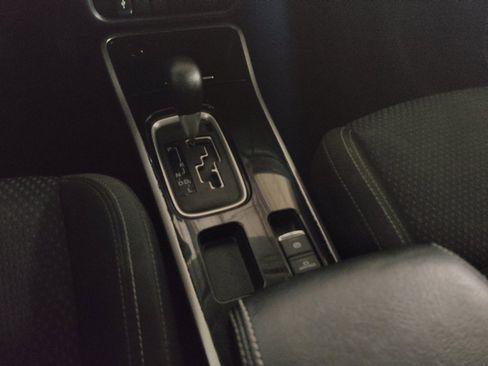 Used 2020 Mitsubishi Outlander ES FWD image 26