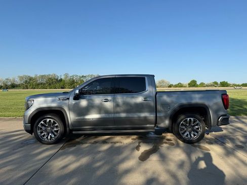 Used 2023 GMC Sierra 1500 Denali w/ Denali Reserve Package AWD/4WD image 9