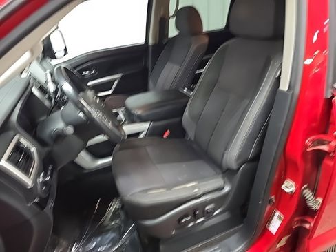 Used 2021 Nissan Titan SV w/ SV Convenience Package image 29