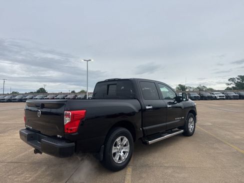 Used 2018 Nissan Titan SV w/ SV Convenience Package RWD image 22