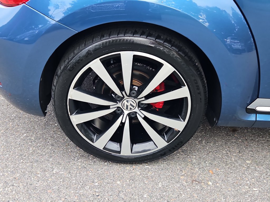 Used 2016 Volkswagen Beetle R-Line SEL FWD image 9