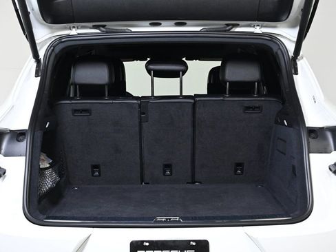 Used 2024 Porsche Cayenne image 27