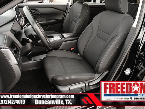 Used 2024 Nissan Rogue S FWD image 13