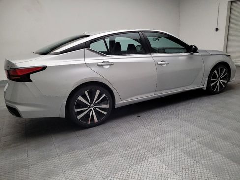 Used 2020 Nissan Altima 2.5 SR FWD image 10