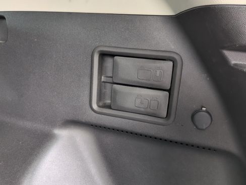 Used 2024 GMC Terrain Denali image 12