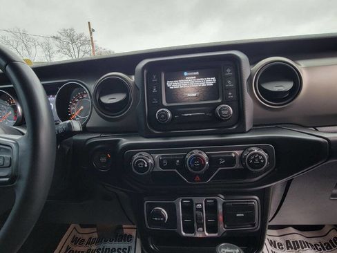 Used 2018 Jeep Wrangler Unlimited Sport S image 17