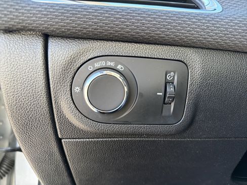 Used 2017 Chevrolet Cruze LS image 9