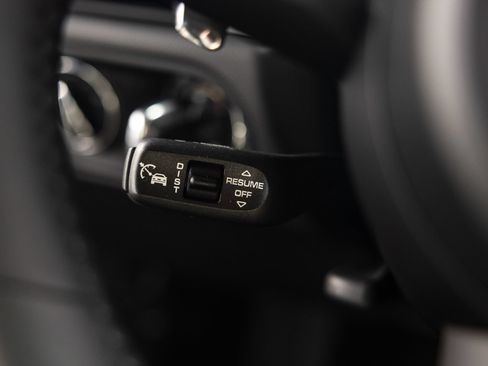 Certified 2026 Porsche Macan AWD/4WD image 43