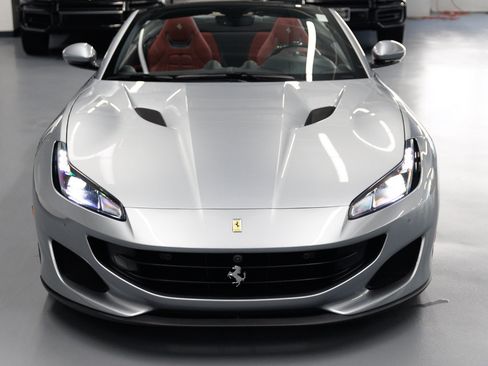 Used 2019 Ferrari Portofino RWD image 5