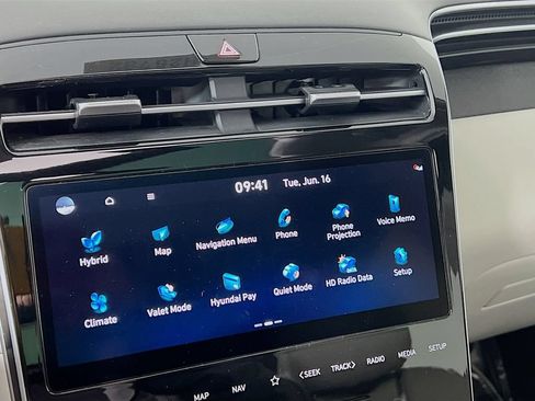 Certified 2023 Hyundai Tucson Limited AWD/4WD image 14